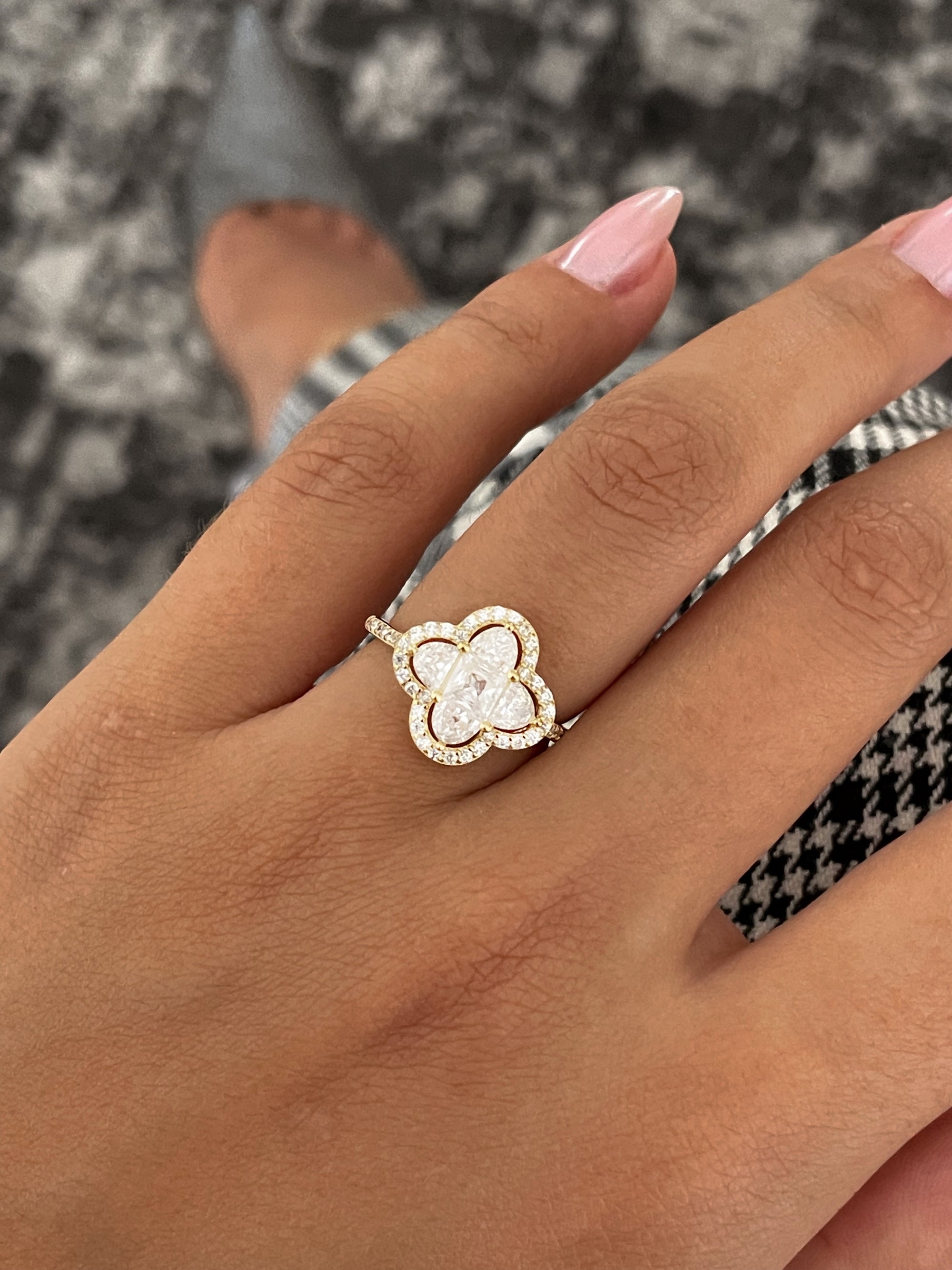 Prsten Infinity Clover