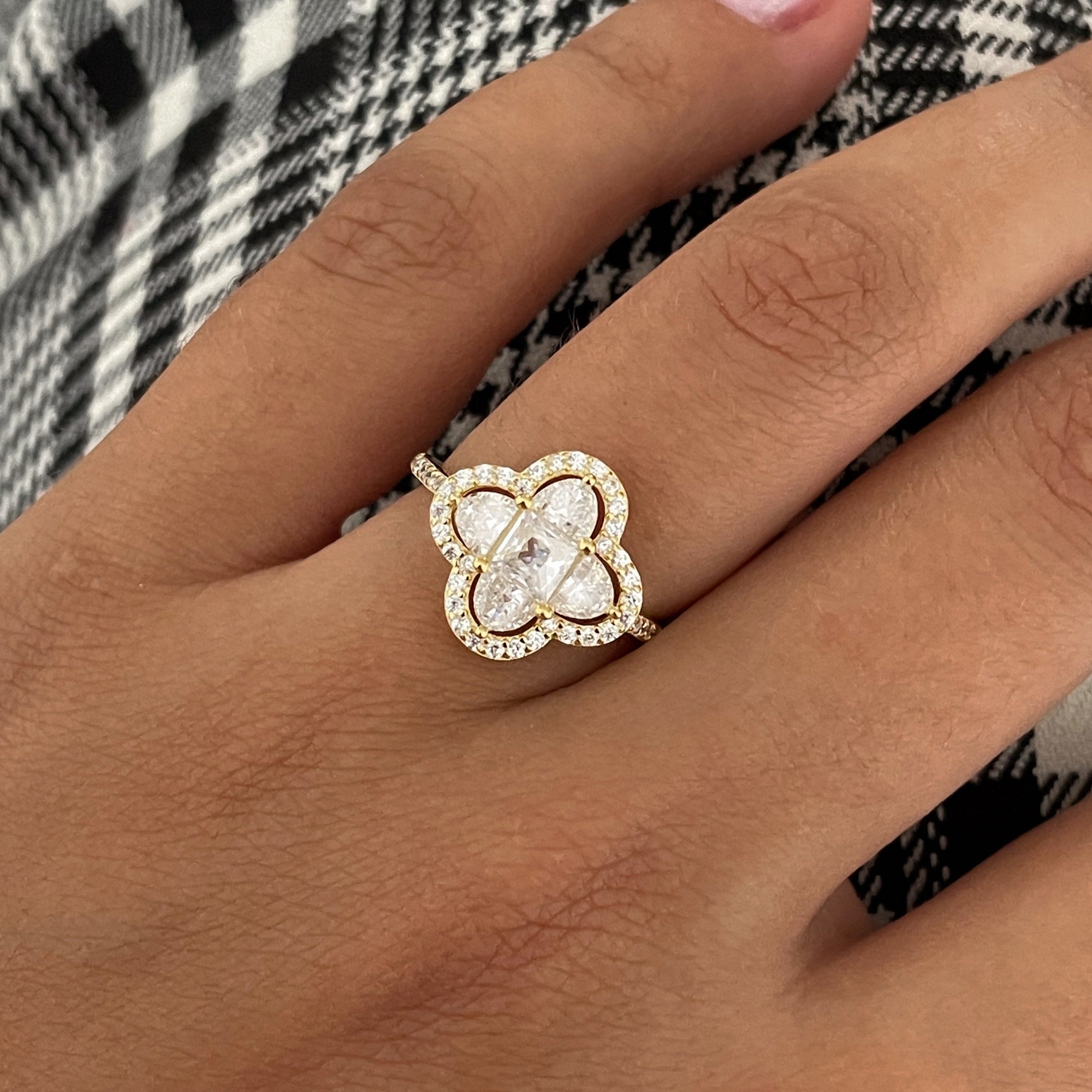 Prsten Infinity Clover